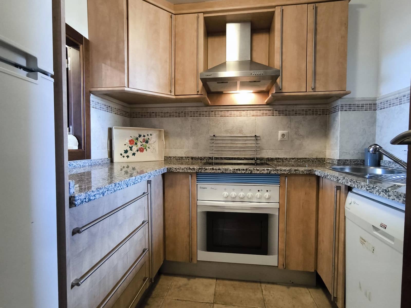 Appartement de 2 chambres à louer à Isla Canela avec piscine garage - 950 € (Ref: 9831636)