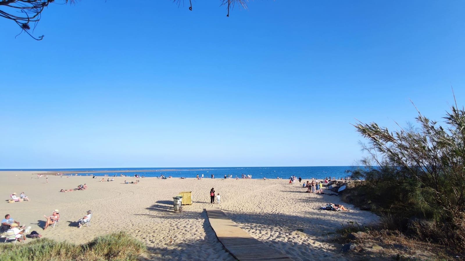 Appartement de 2 chambres à louer à Isla Canela avec piscine garage - 950 € (Ref: 9831636)