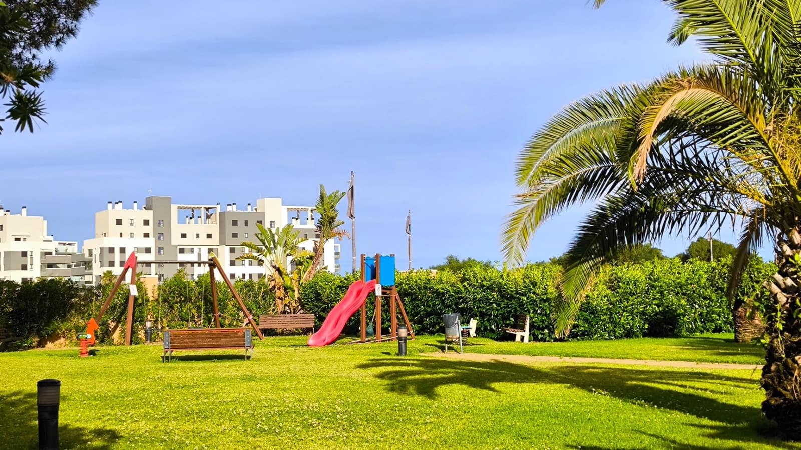 Appartement de 2 chambres à louer à Isla Canela avec piscine garage - 950 € (Ref: 9831636)