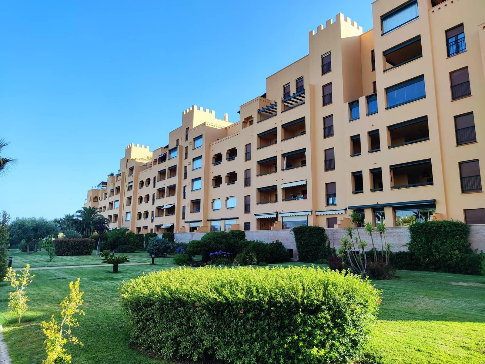 Appartement de 2 chambres à louer à Isla Canela avec piscine garage - 950 € (Ref: 9831636)
