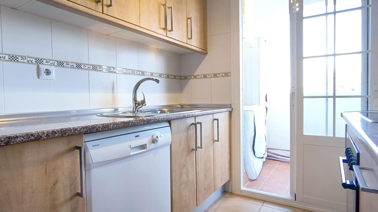 2 bedroom Apartment for sale in Ayamonte with pool - € 185,000 (Ref: 9839396)