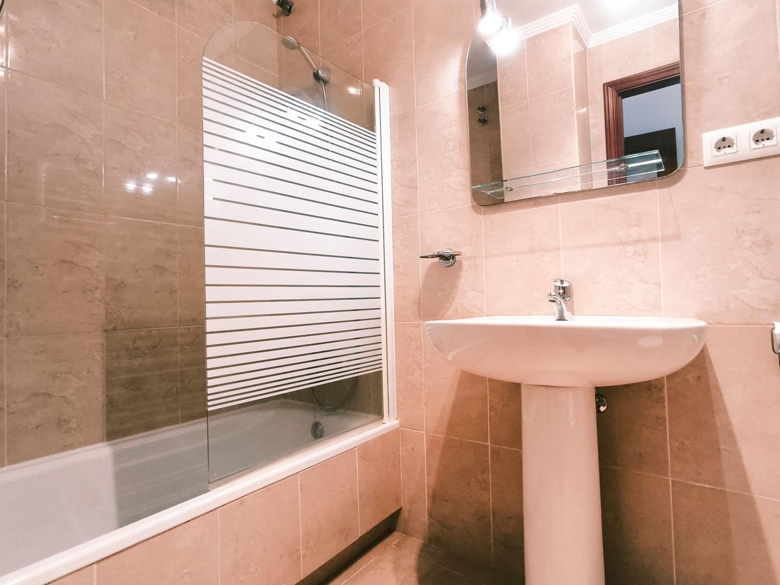 2 bedroom Apartment for sale in Ayamonte with pool - € 185,000 (Ref: 9839396)
