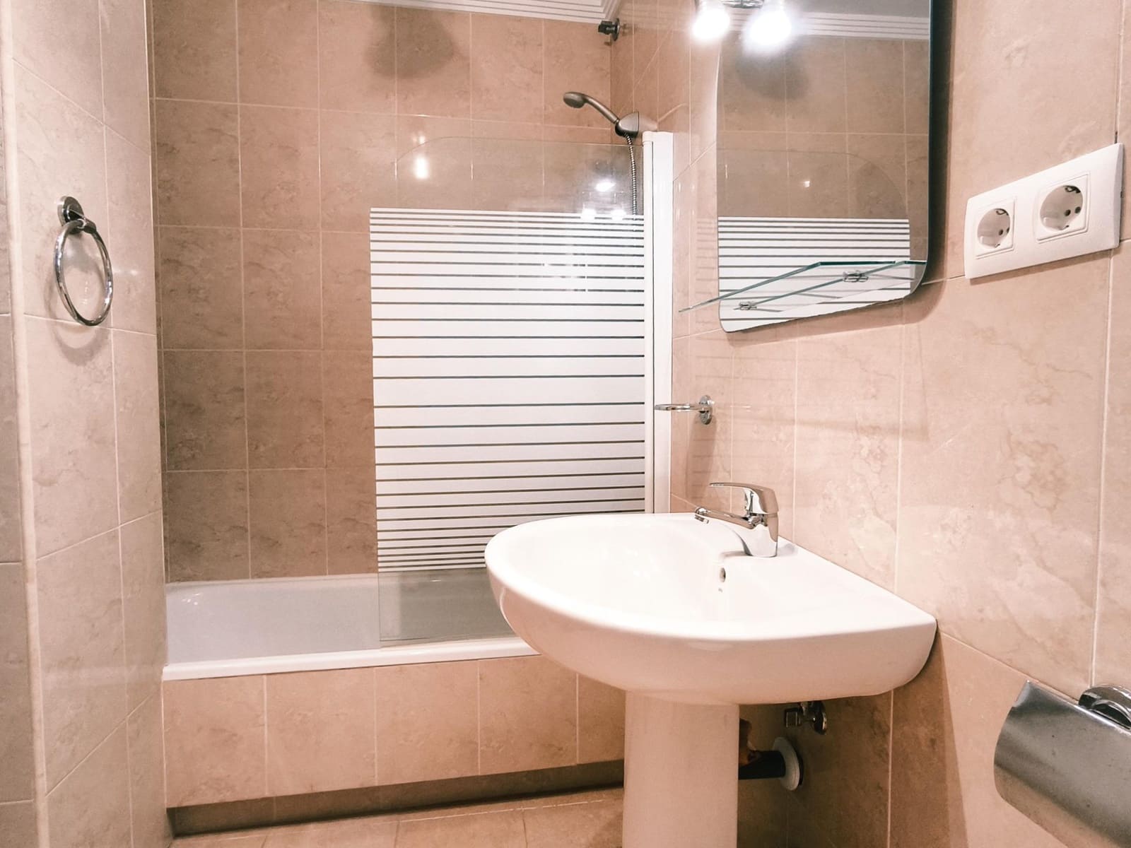 2 bedroom Apartment for sale in Ayamonte with pool - € 185,000 (Ref: 9839396)