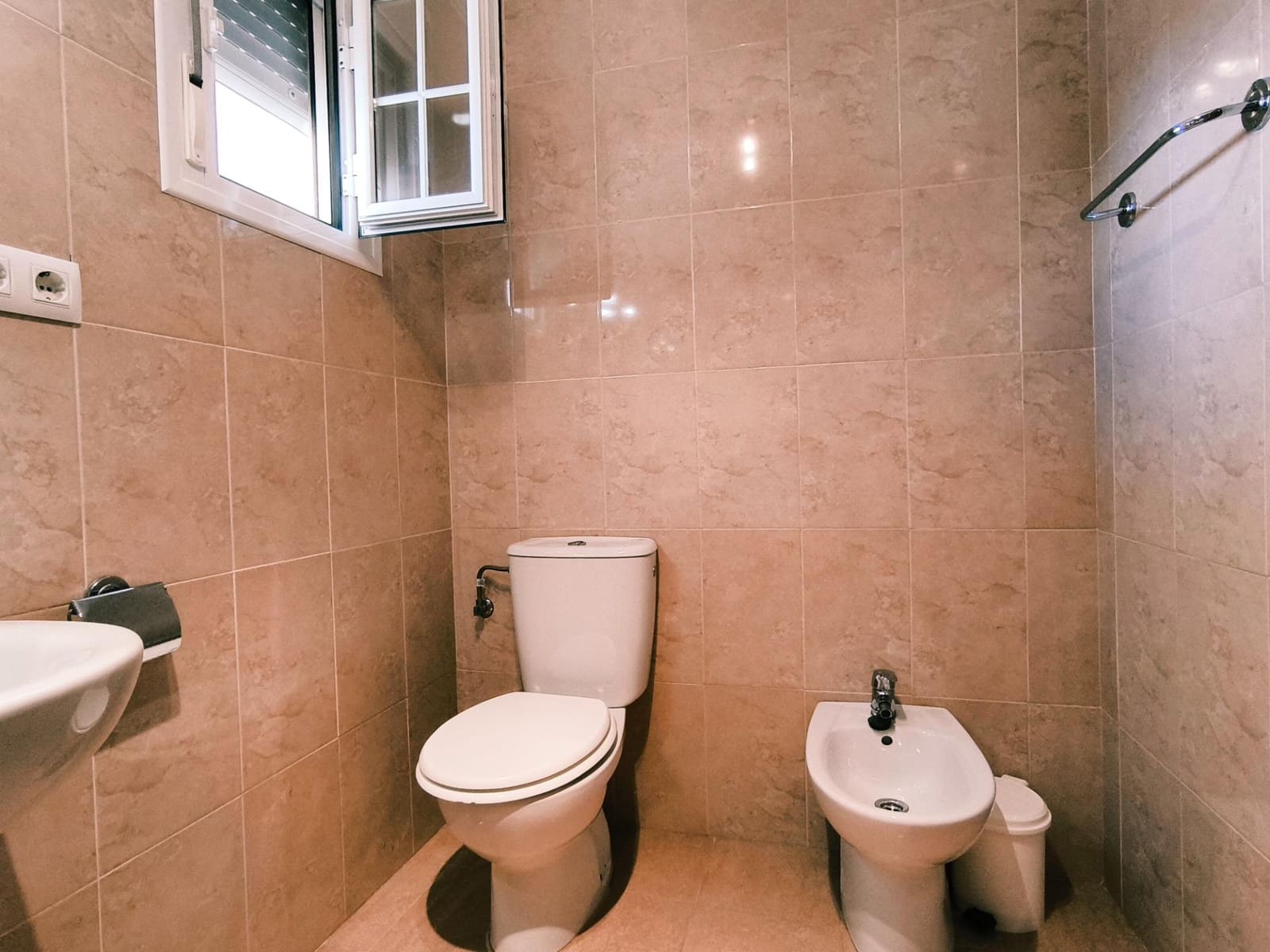 2 bedroom Apartment for sale in Ayamonte with pool - € 185,000 (Ref: 9839396)