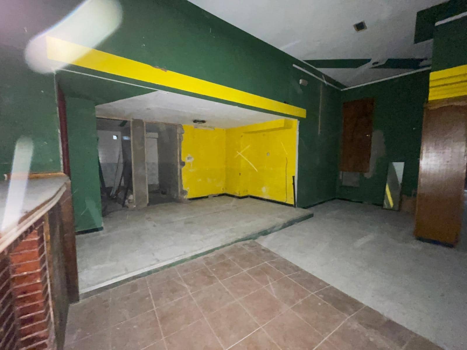Kaupallinen myytävänä paikassa Huelva kaupunki - 115 000 € (Ref: 9878969)
