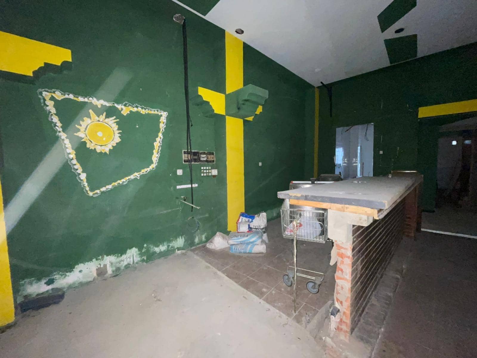 Kaupallinen myytävänä paikassa Huelva kaupunki - 115 000 € (Ref: 9878969)