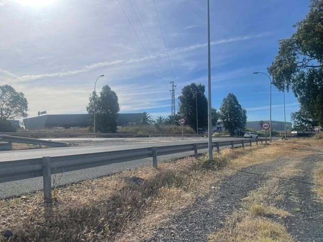 Grunde uden byggetilladelser til salg i Huelva by - € 230.000 (Ref: 9896442)