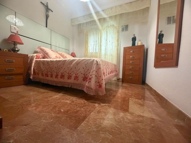 4 slaapkamer Flat te koop in Huelva stad - € 340.000 (Ref: 9924661)