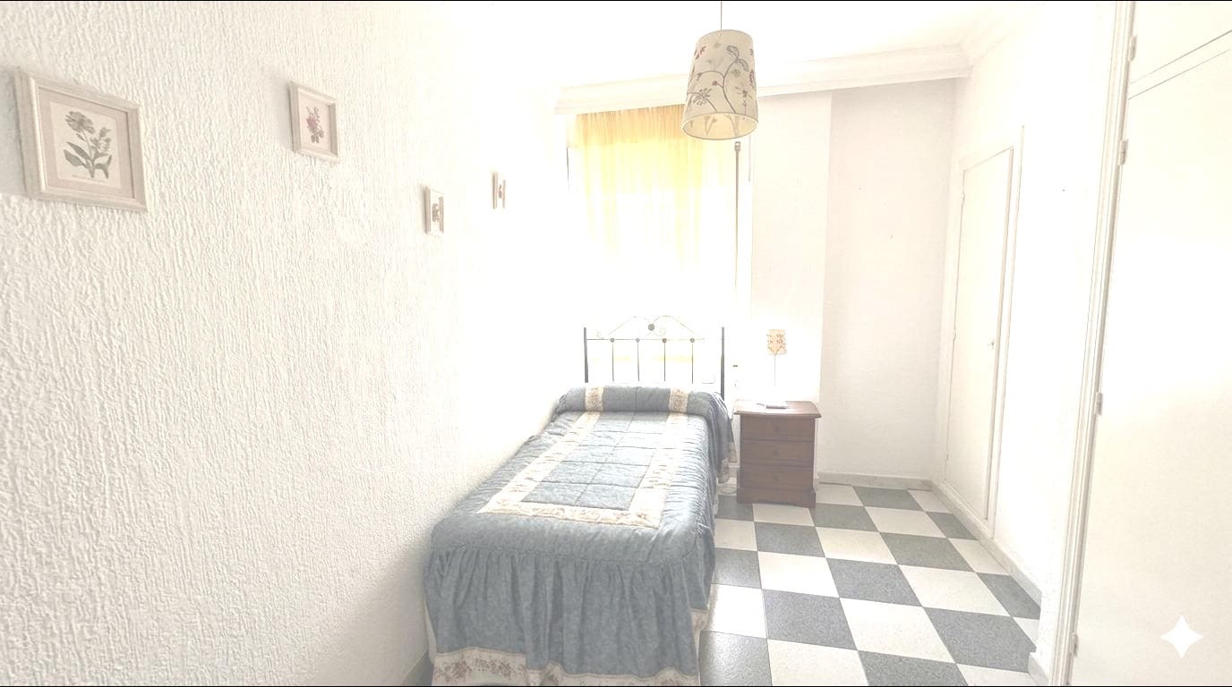 3 bedroom Flat for sale in Huelva city - € 144,000 (Ref: 9924662)