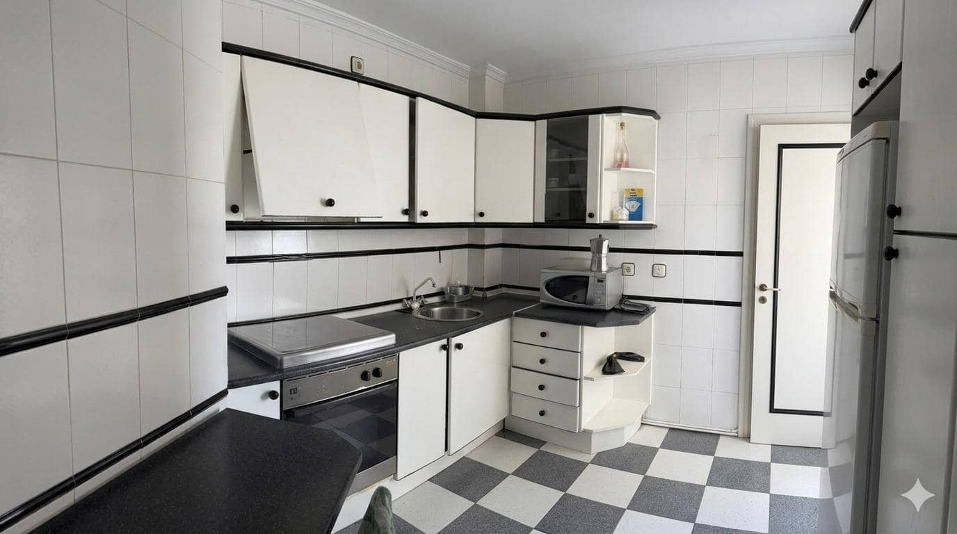 3 bedroom Flat for sale in Huelva city - € 144,000 (Ref: 9924662)