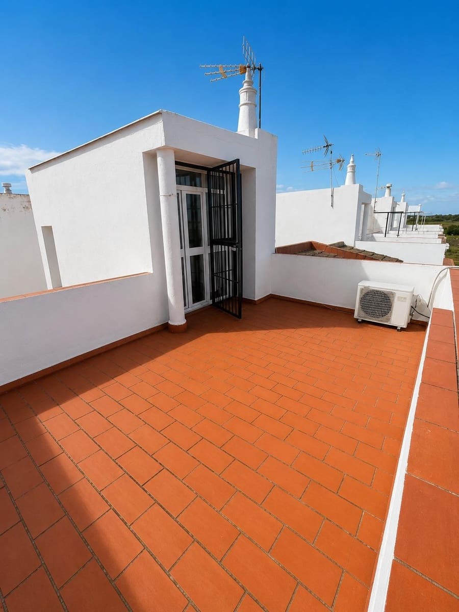 6 bedroom Terraced Villa for sale in Isla Cristina - € 225,000 (Ref: 9929488)