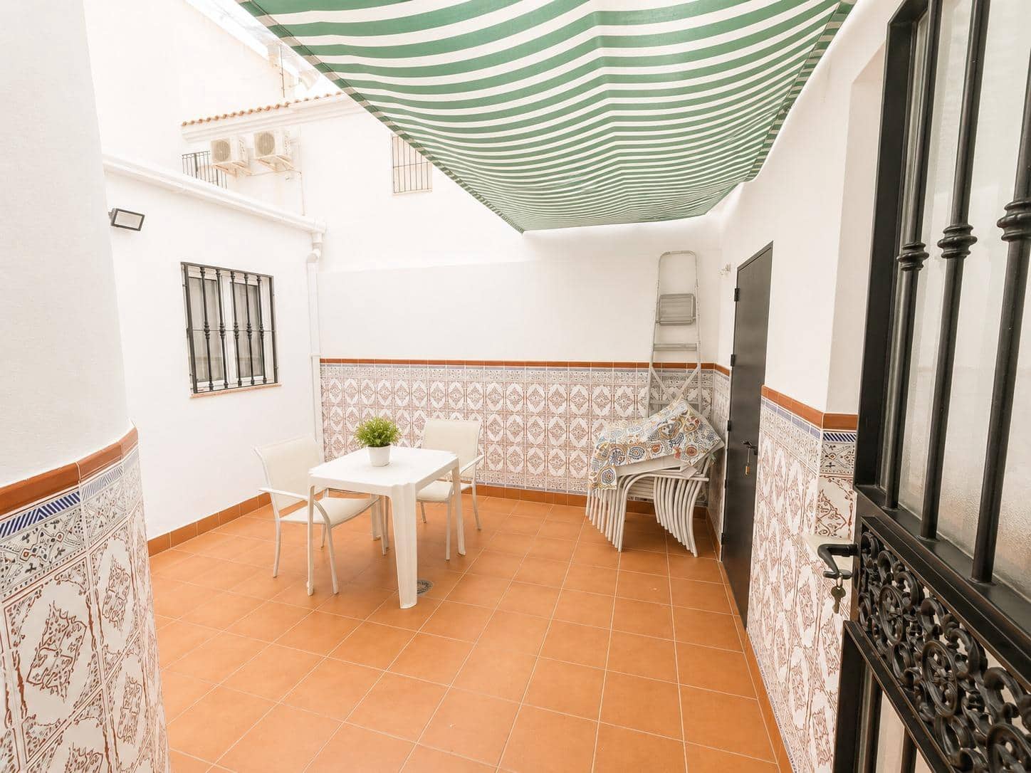 6 bedroom Terraced Villa for sale in Isla Cristina - € 225,000 (Ref: 9929488)