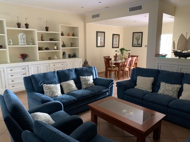 4 bedroom Villa for sale in Isla Cristina with pool garage - € 542,000 (Ref: 9952720)