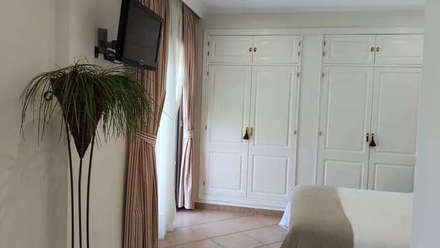 4 bedroom Villa for sale in Isla Cristina with pool garage - € 542,000 (Ref: 9952720)