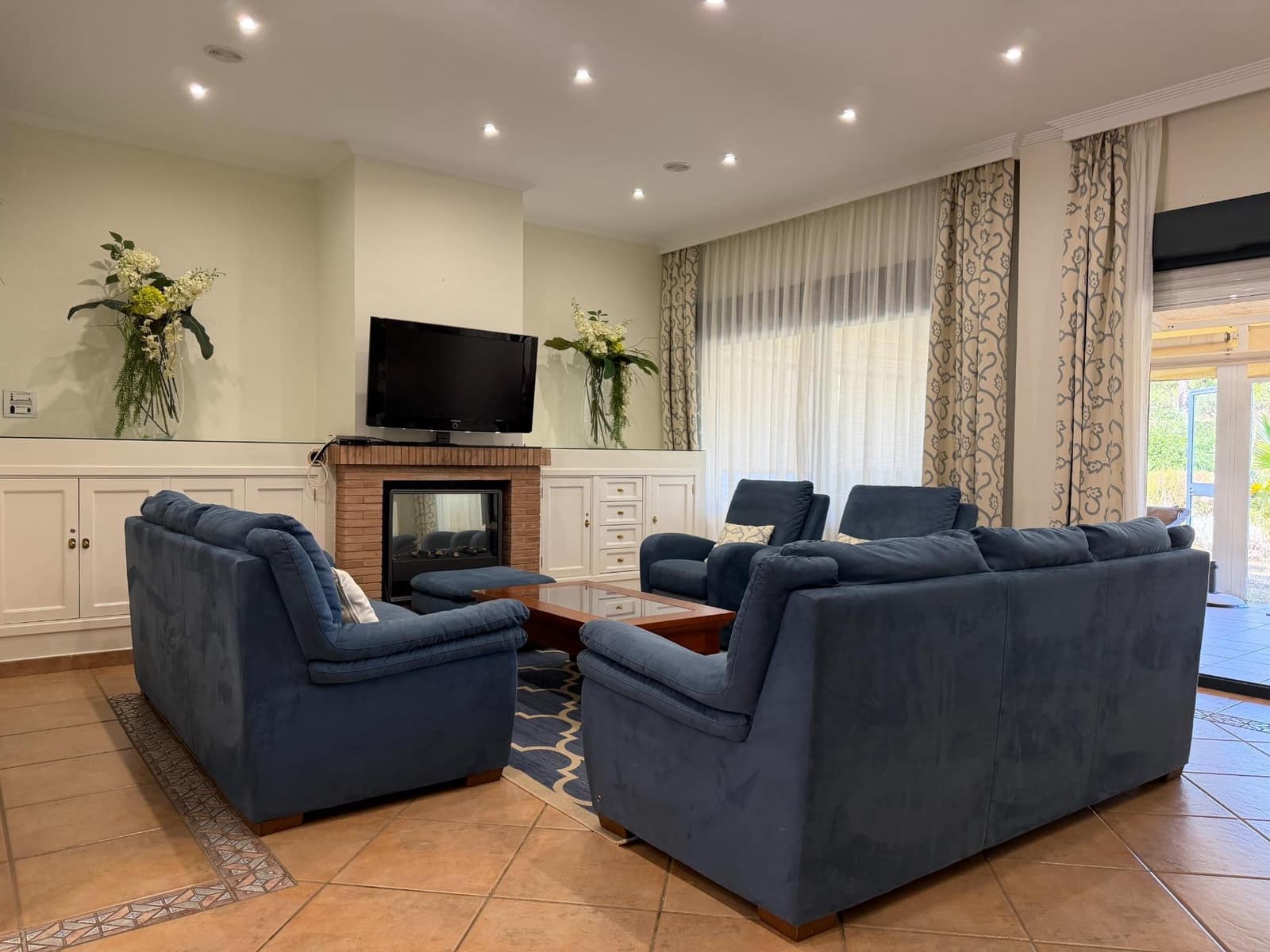Chalet de 4 habitaciones en Isla Cristina en venta con piscina garaje - 542.000 € (Ref: 9952720)