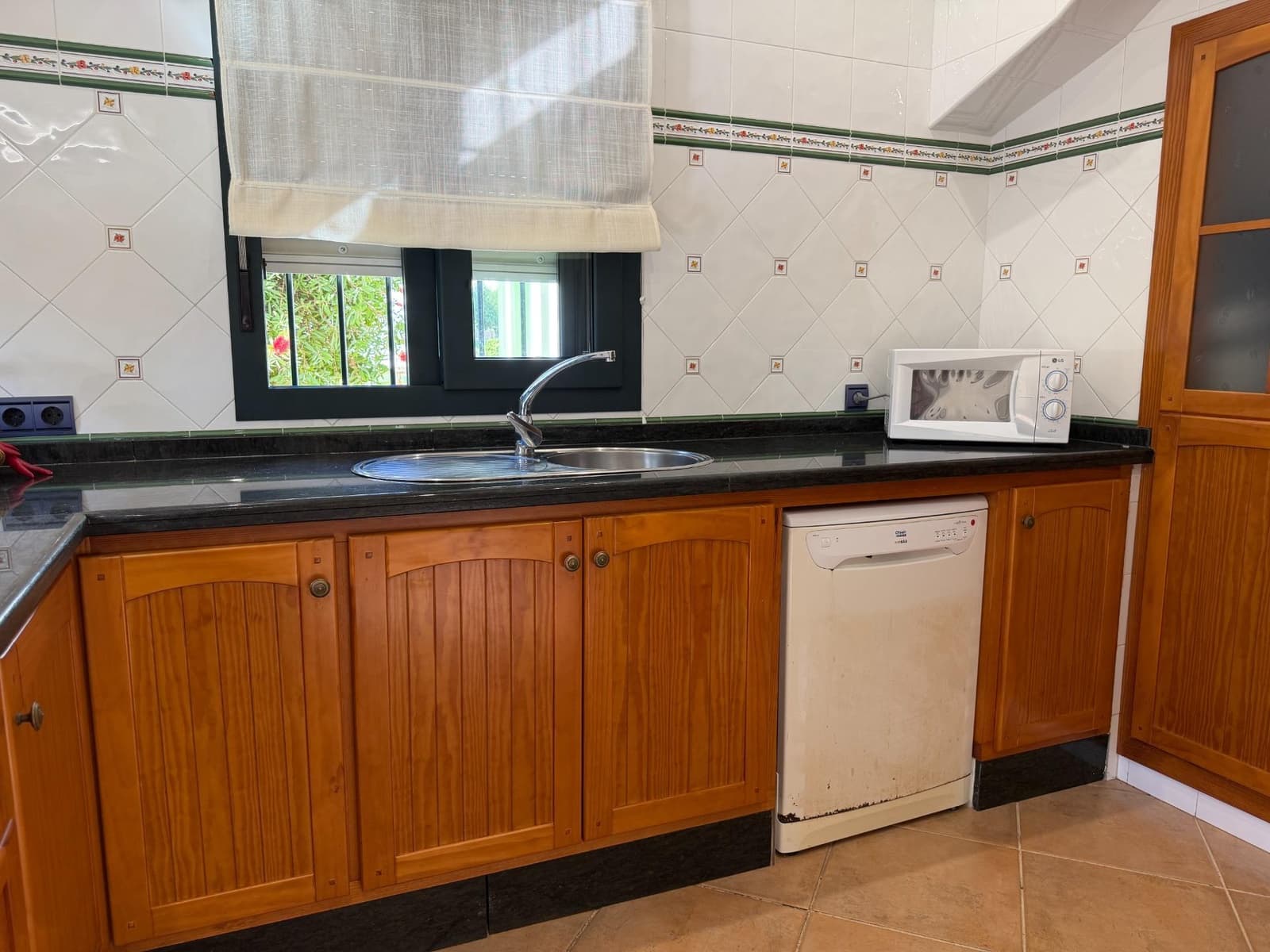 Chalet de 4 habitaciones en Isla Cristina en venta con piscina garaje - 542.000 € (Ref: 9952720)