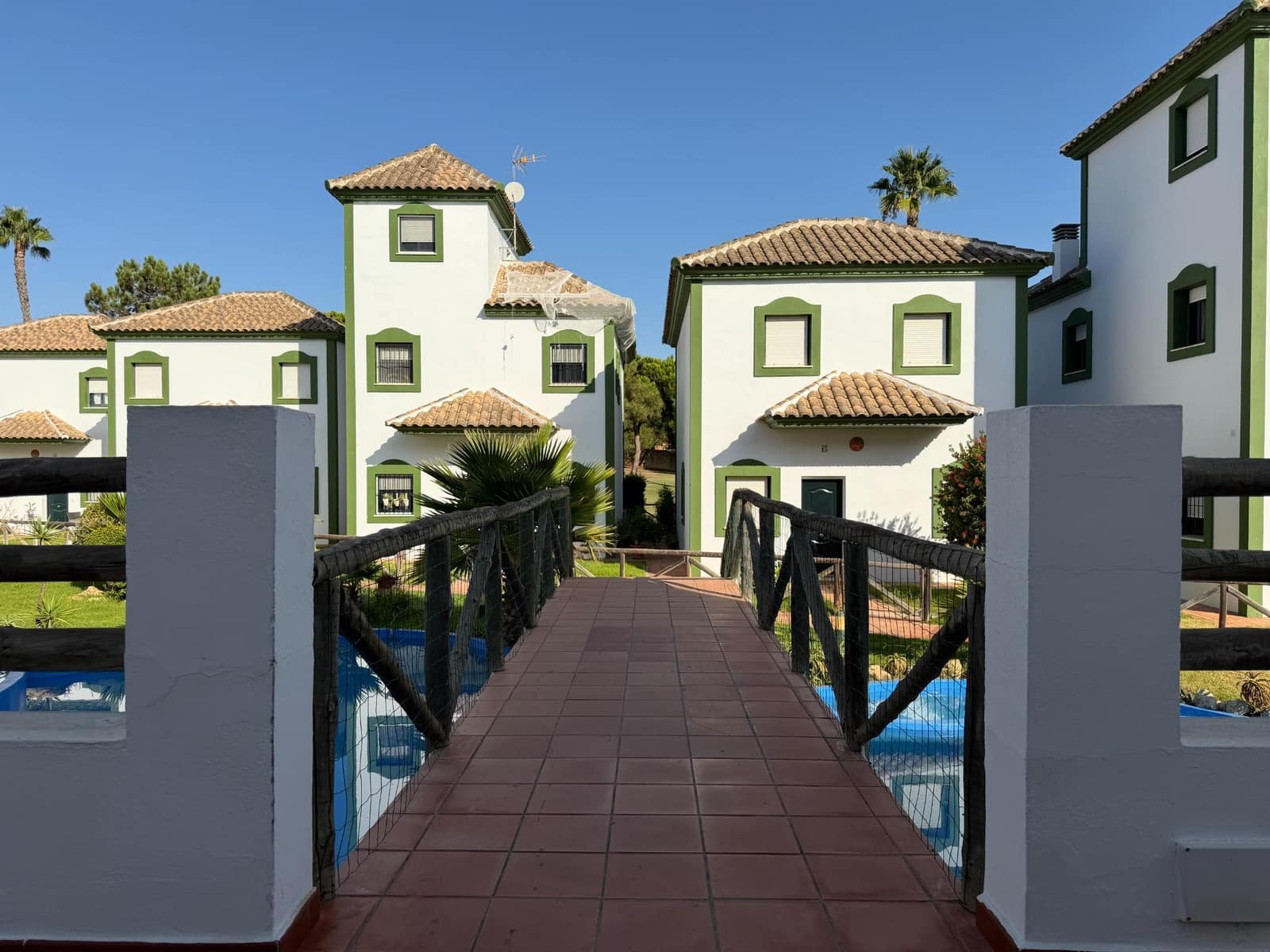 Chalet de 4 habitaciones en Isla Cristina en venta con piscina garaje - 542.000 € (Ref: 9952720)