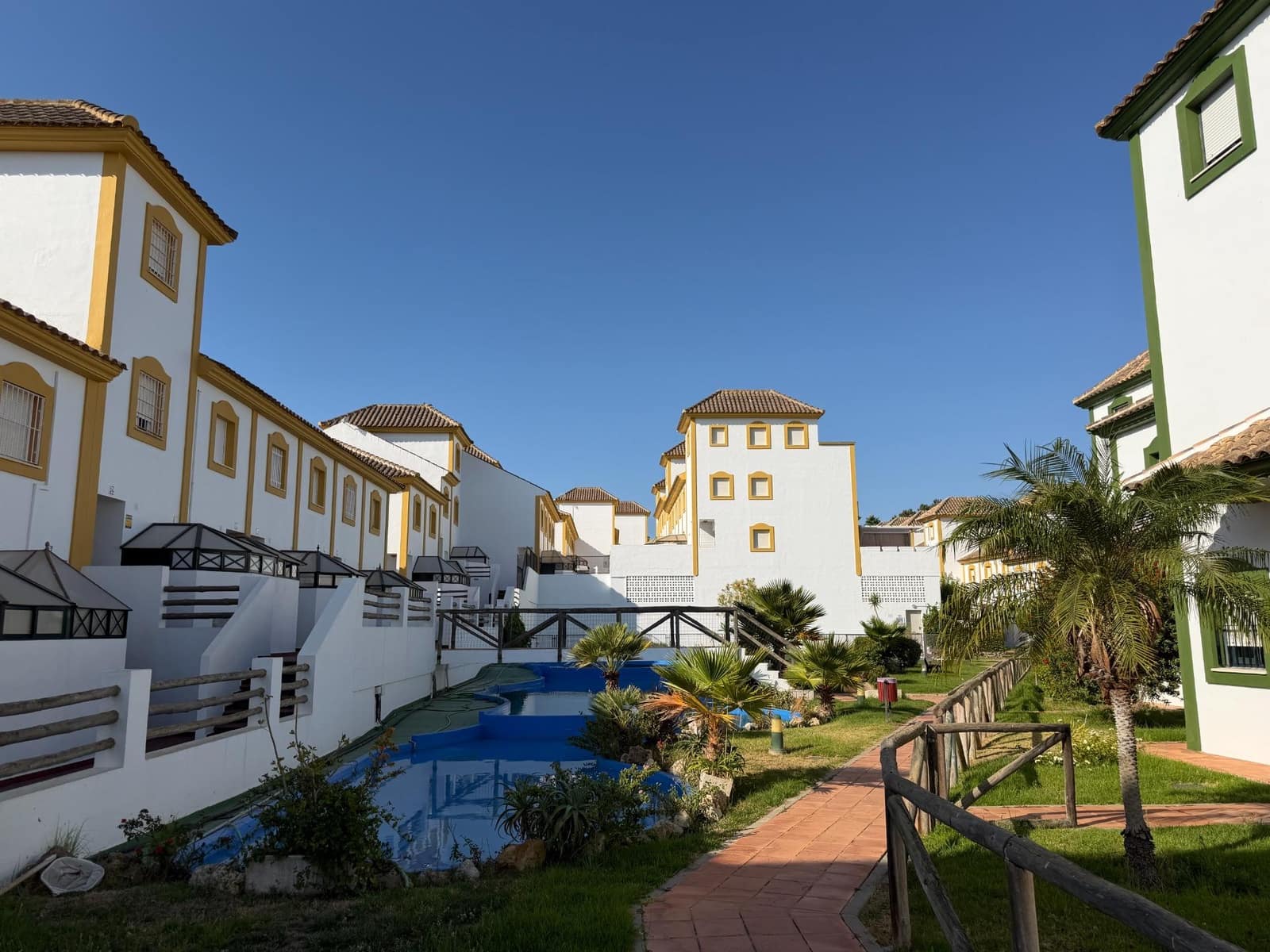 Chalet de 4 habitaciones en Isla Cristina en venta con piscina garaje - 542.000 € (Ref: 9952720)
