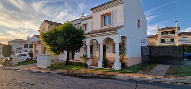3 soverom Rekkehus til salgs i Ayamonte med svømmebasseng garasje - € 239 000 (Ref: 9975538)