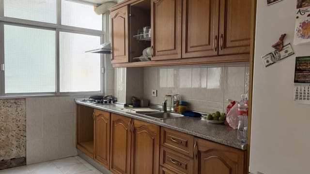 4 chambre Appartement à vendre à Huelva ville - 137 000 € (Ref: 9997199)