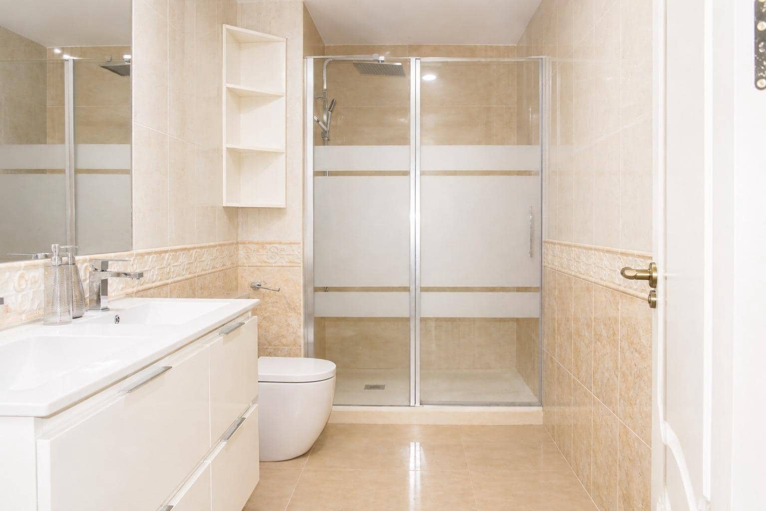 Adosado de 4 habitaciones en Huércal-Overa en venta con garaje - 299.900 € (Ref: 10032101)