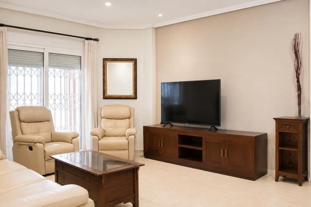 Adosado de 4 habitaciones en Huércal-Overa en venta con garaje - 299.900 € (Ref: 10032101)
