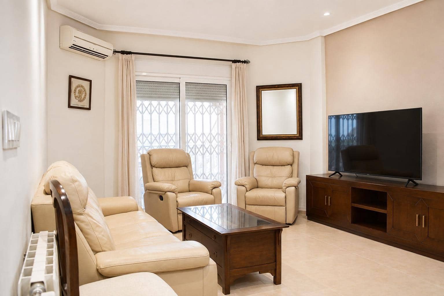 Adosado de 4 habitaciones en Huércal-Overa en venta con garaje - 299.900 € (Ref: 10032101)