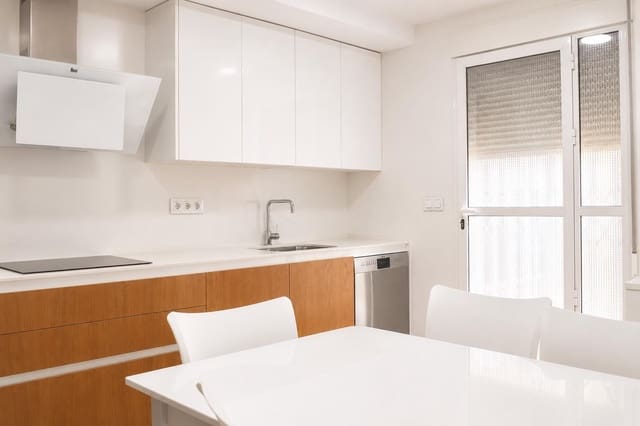 Adosado de 4 habitaciones en Huércal-Overa en venta con garaje - 299.900 € (Ref: 10032101)