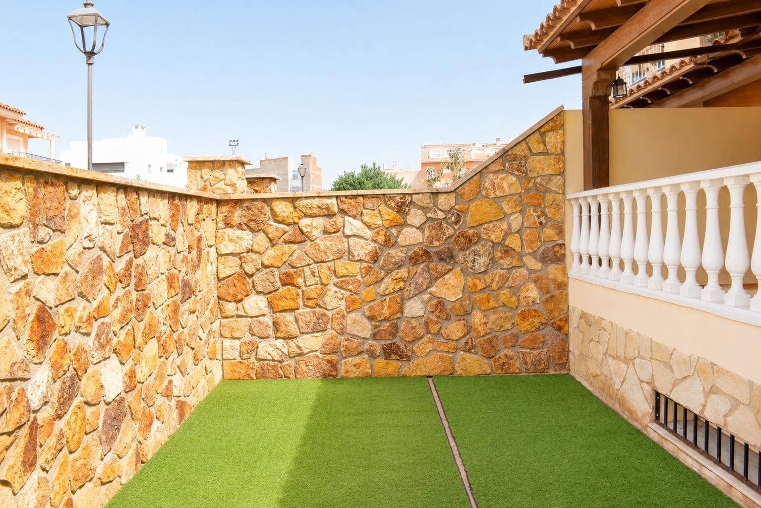 Adosado de 4 habitaciones en Huércal-Overa en venta con garaje - 299.900 € (Ref: 10032101)