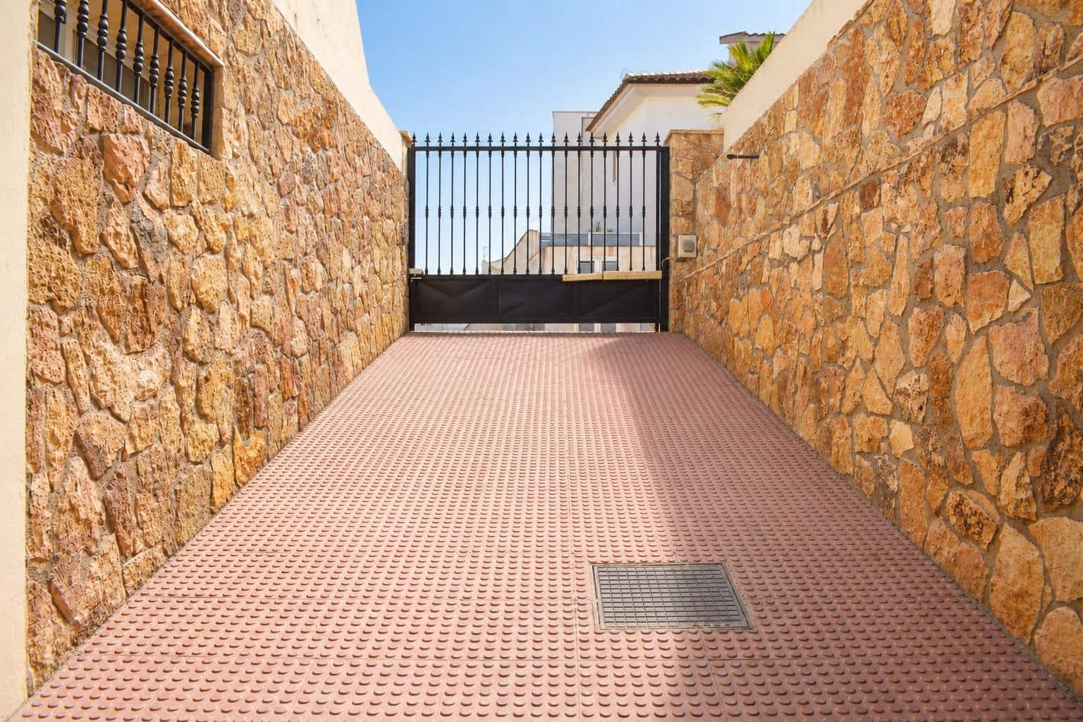 Adosado de 4 habitaciones en Huércal-Overa en venta con garaje - 299.900 € (Ref: 10032101)