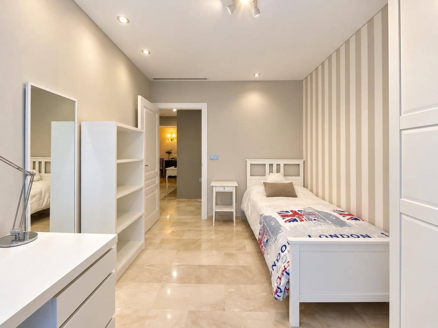 5 bedroom Townhouse for sale in Puerto Lumbreras with garage - € 579,900 (Ref: 10141523)