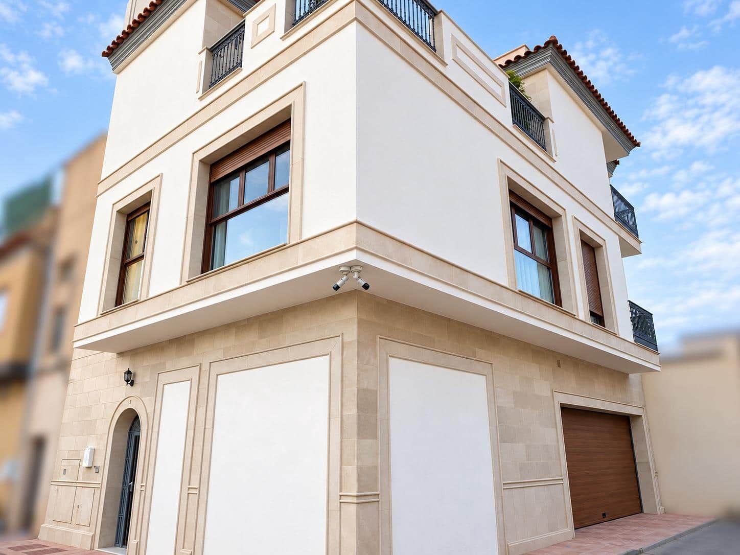 5 bedroom Townhouse for sale in Puerto Lumbreras with garage - € 579,900 (Ref: 10141523)