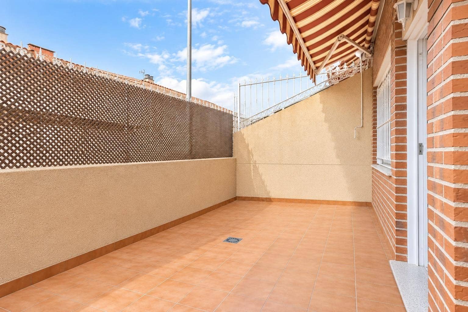 4 soveværelse Villa til salg i Alguazas med swimmingpool garage - € 195.000 (Ref: 10179699)