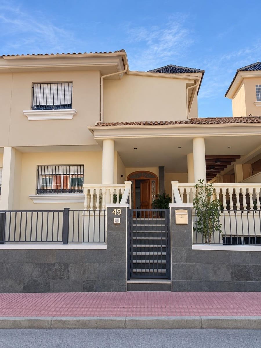Chalet de 4 habitaciones en Las Torres de Cotillas en venta con garaje - 349.900 € (Ref: 10182311)