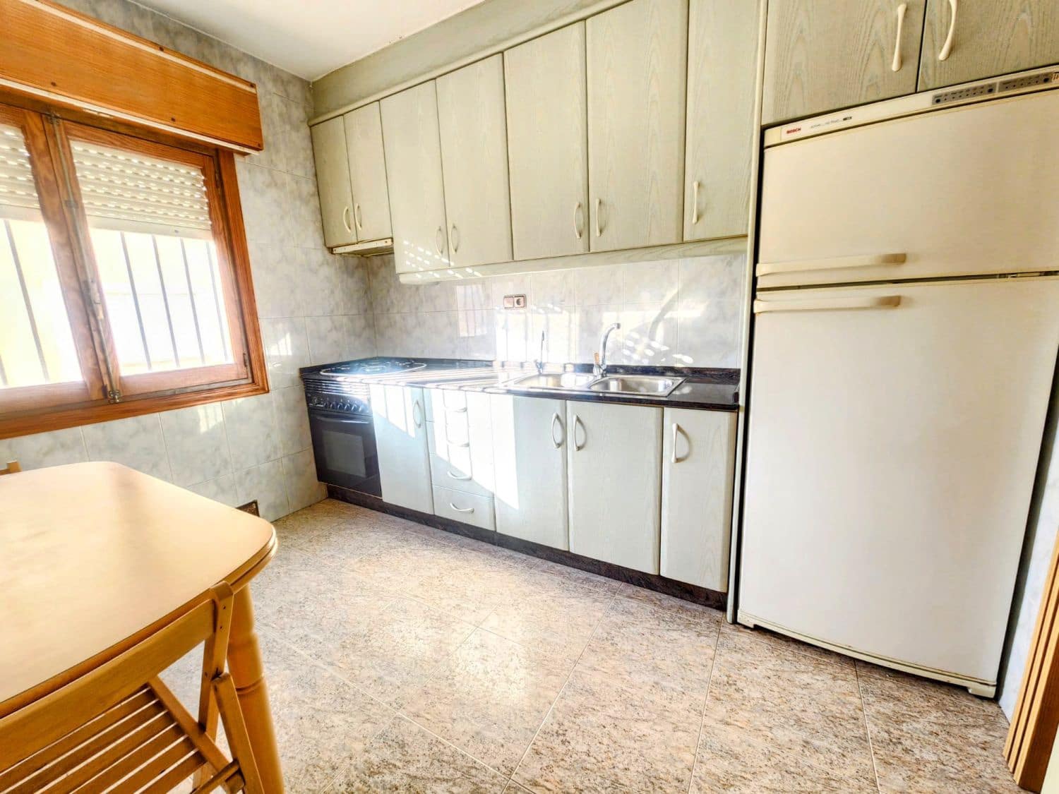 4 bedroom Apartment for sale in Aguilas with garage - € 360,000 (Ref: 8716132)