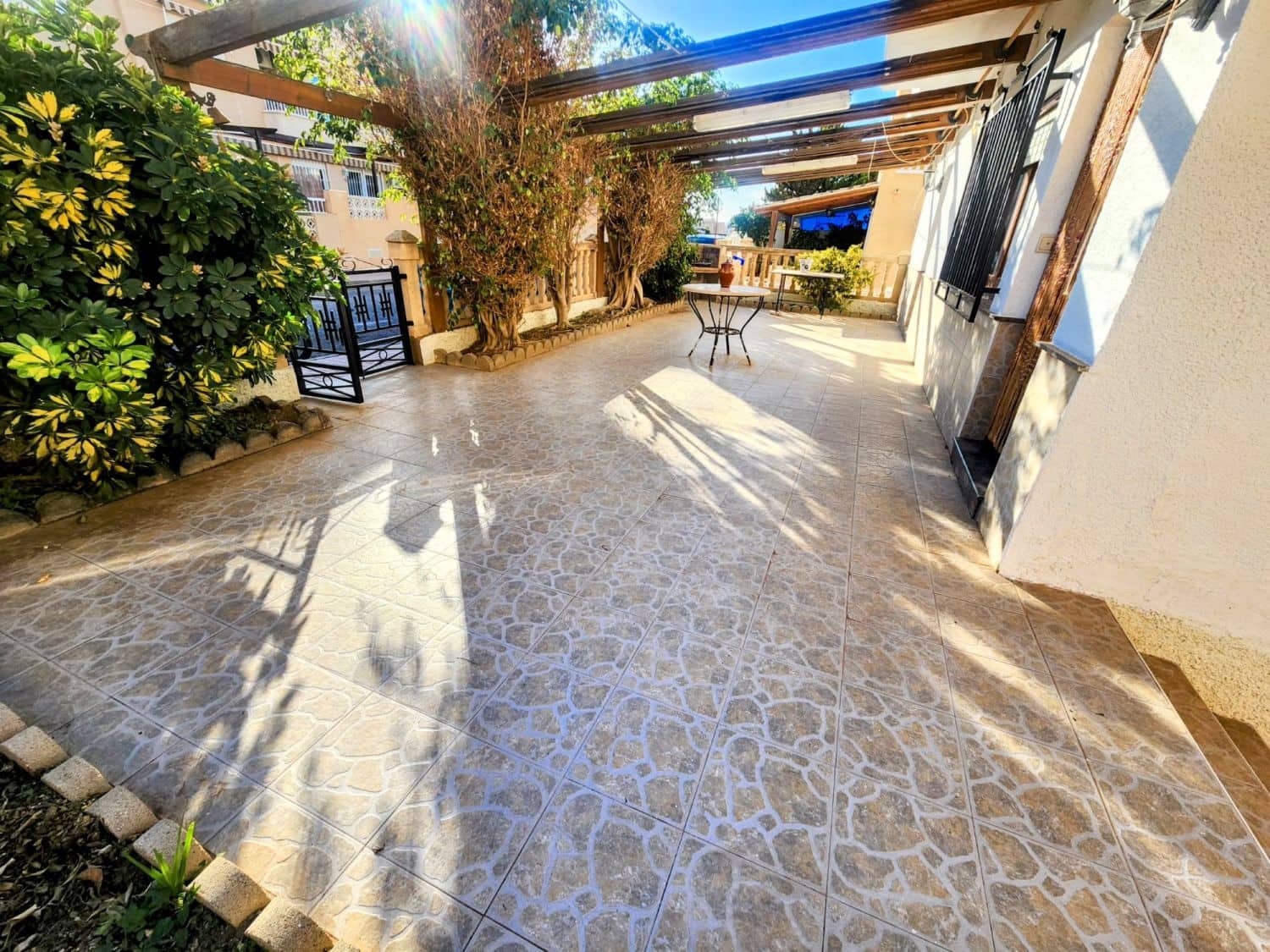 4 bedroom Apartment for sale in Aguilas with garage - € 360,000 (Ref: 8716132)