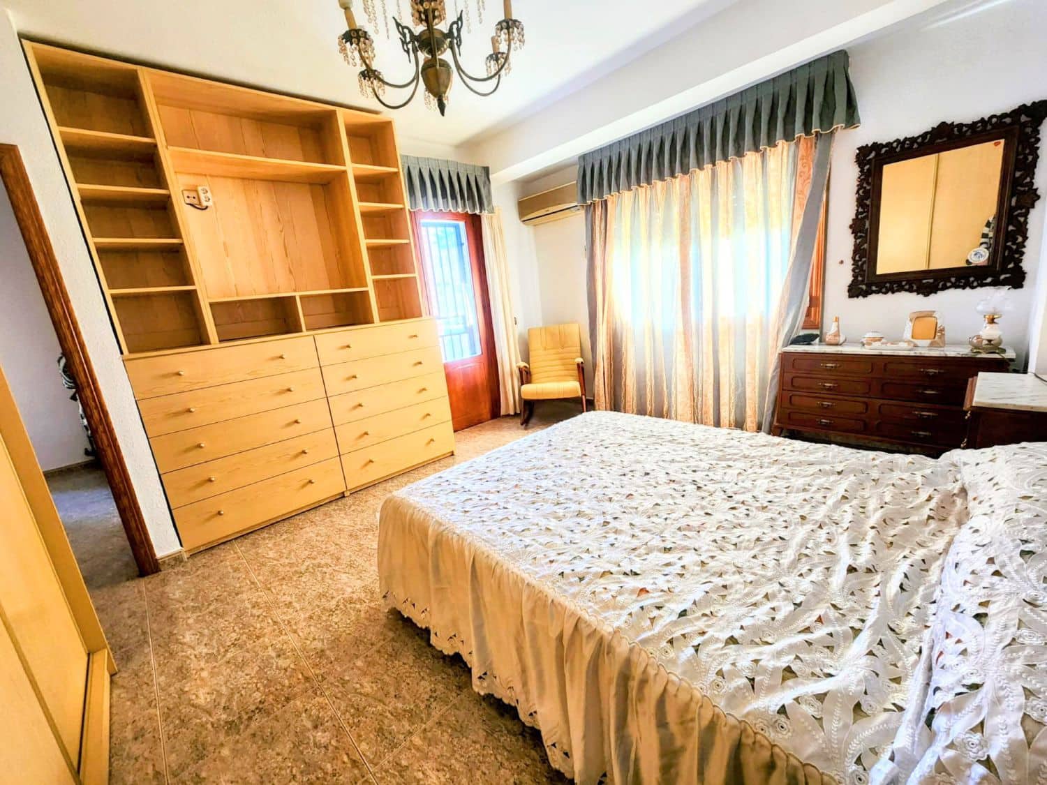 4 bedroom Apartment for sale in Aguilas with garage - € 360,000 (Ref: 8716132)