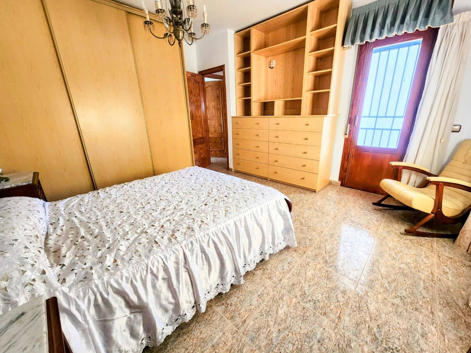 4 bedroom Apartment for sale in Aguilas with garage - € 360,000 (Ref: 8716132)