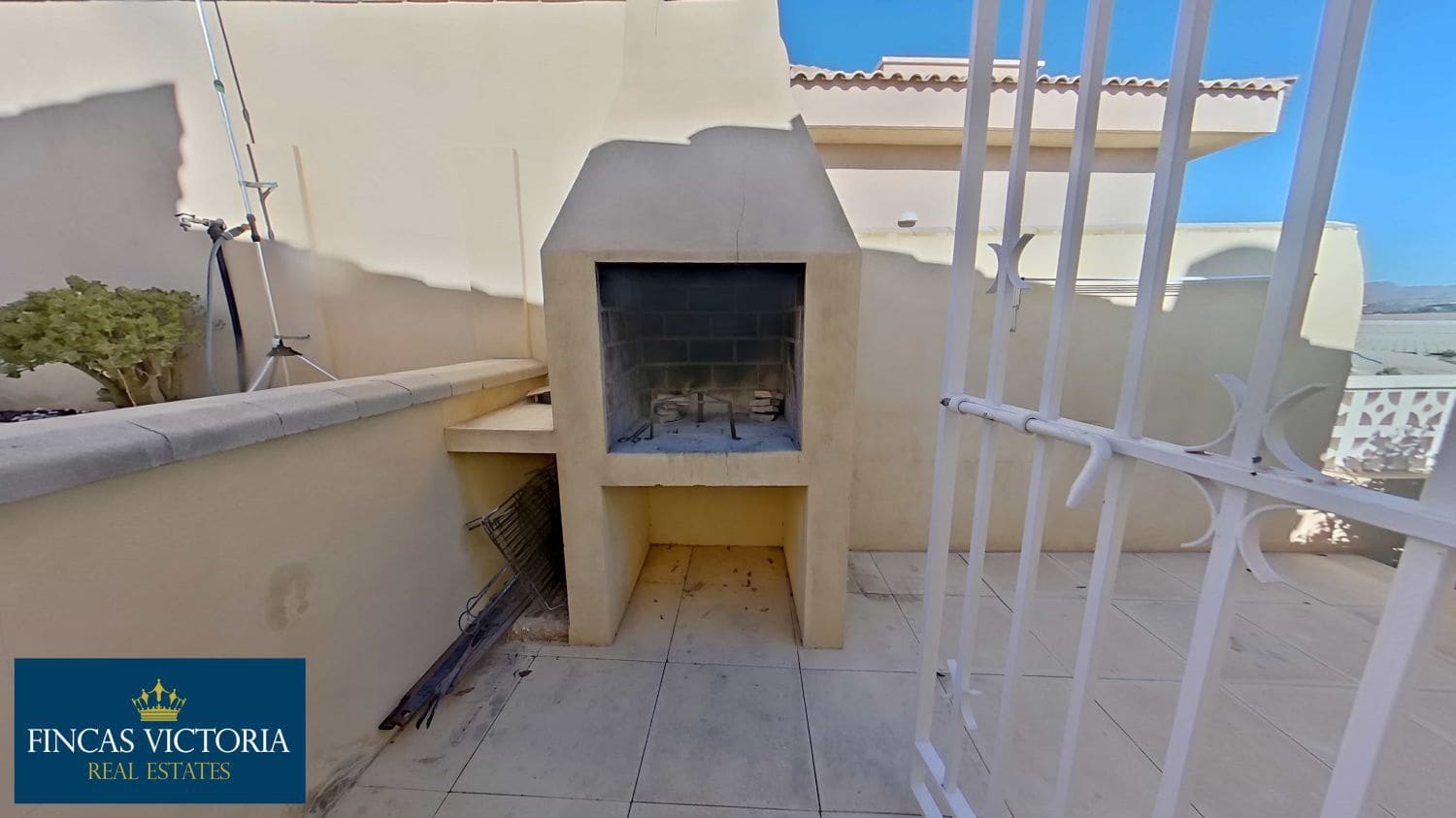 5 sypialnia Willa na sprzedaż w Calarreona z garażem - 375 000 € (Ref: 9230704)