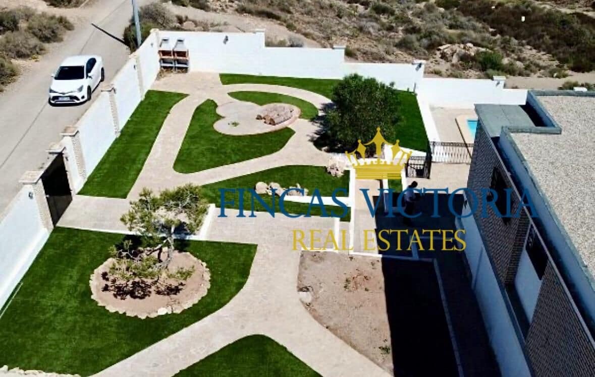 5 bedroom Villa for sale in Aguilas with garage - € 575,000 (Ref: 9456641)
