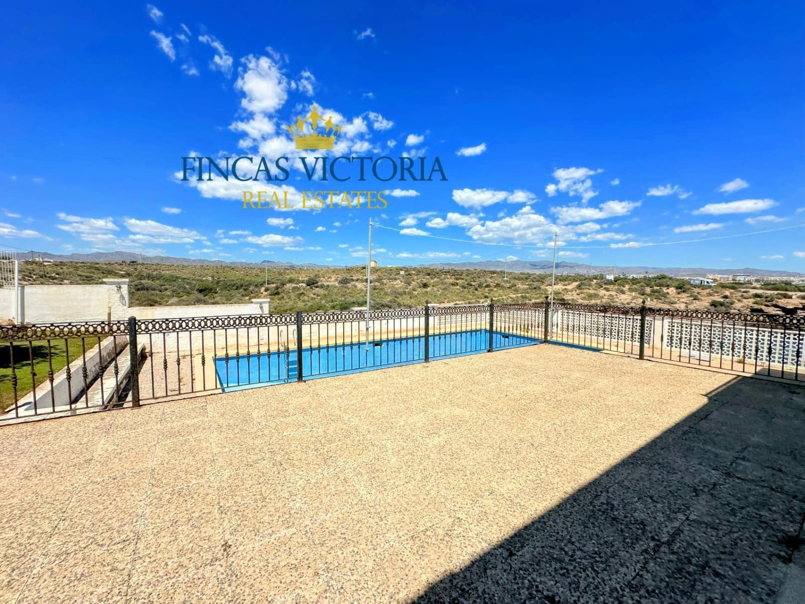 5 bedroom Villa for sale in Aguilas with garage - € 575,000 (Ref: 9456641)