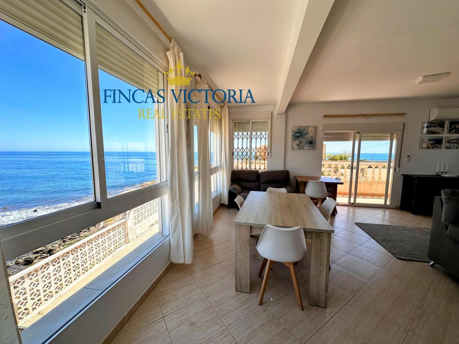 5 bedroom Villa for sale in Aguilas with garage - € 575,000 (Ref: 9456641)