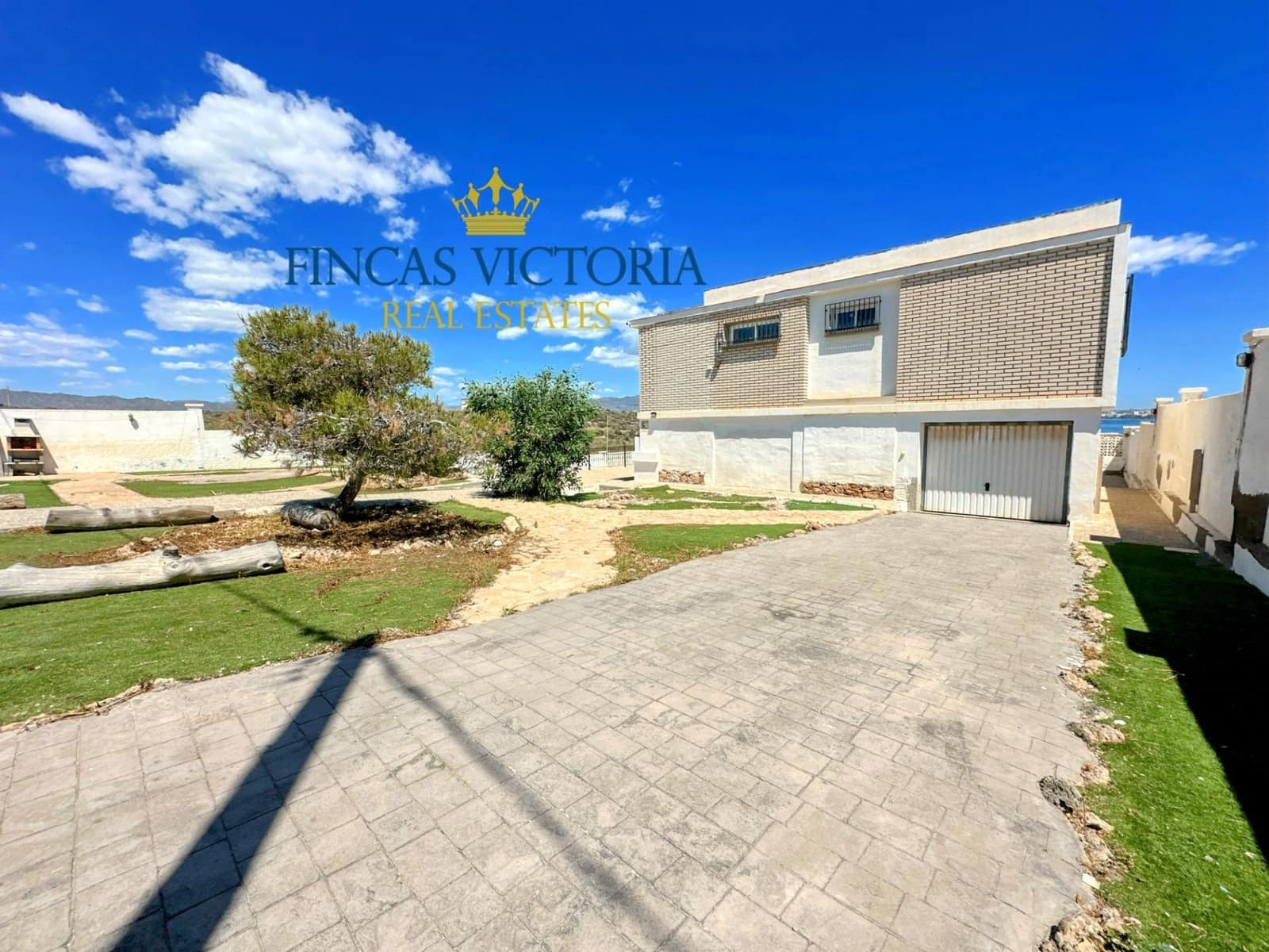 5 bedroom Villa for sale in Aguilas with garage - € 575,000 (Ref: 9456641)