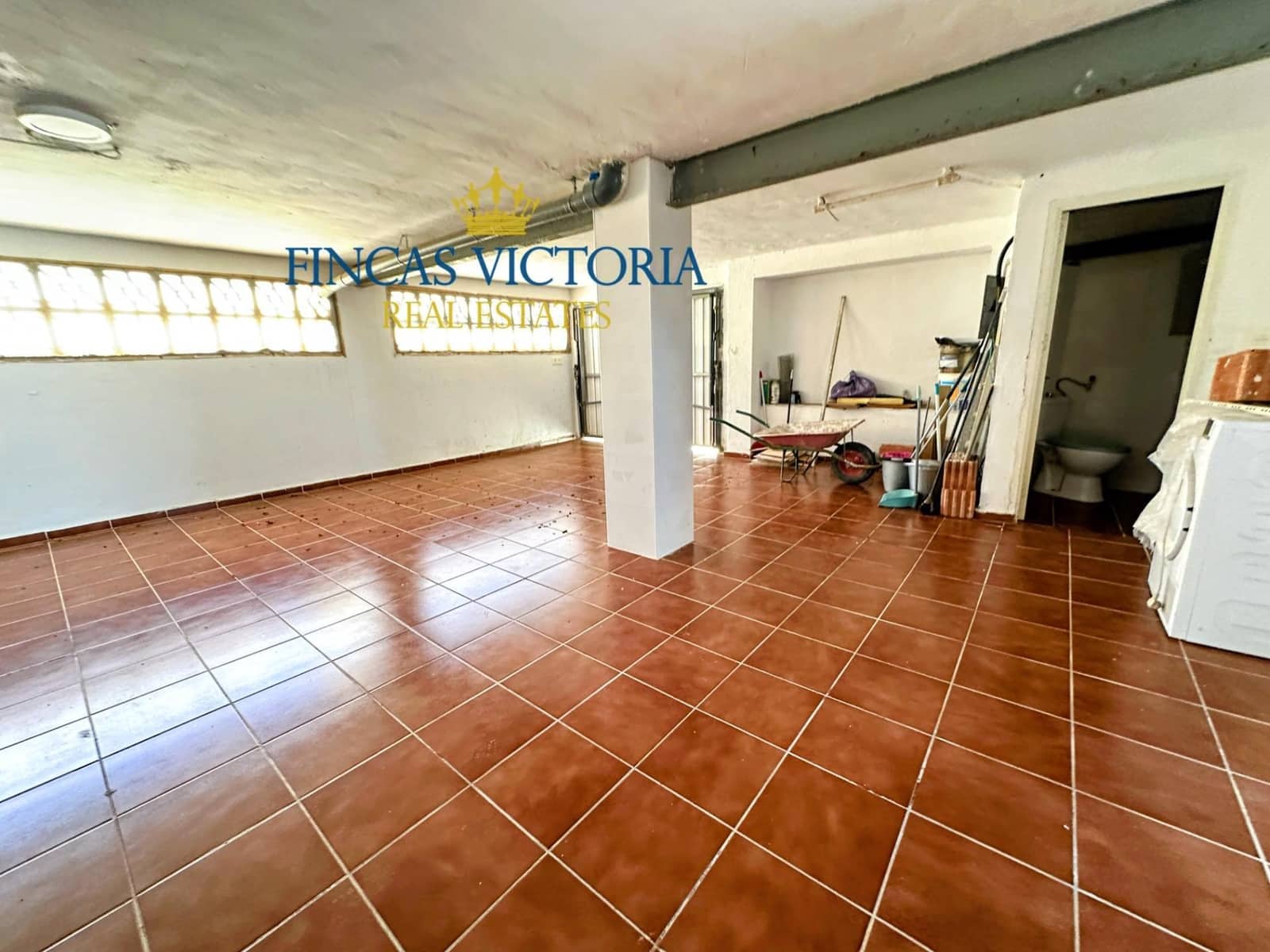 5 bedroom Villa for sale in Aguilas with garage - € 575,000 (Ref: 9456641)