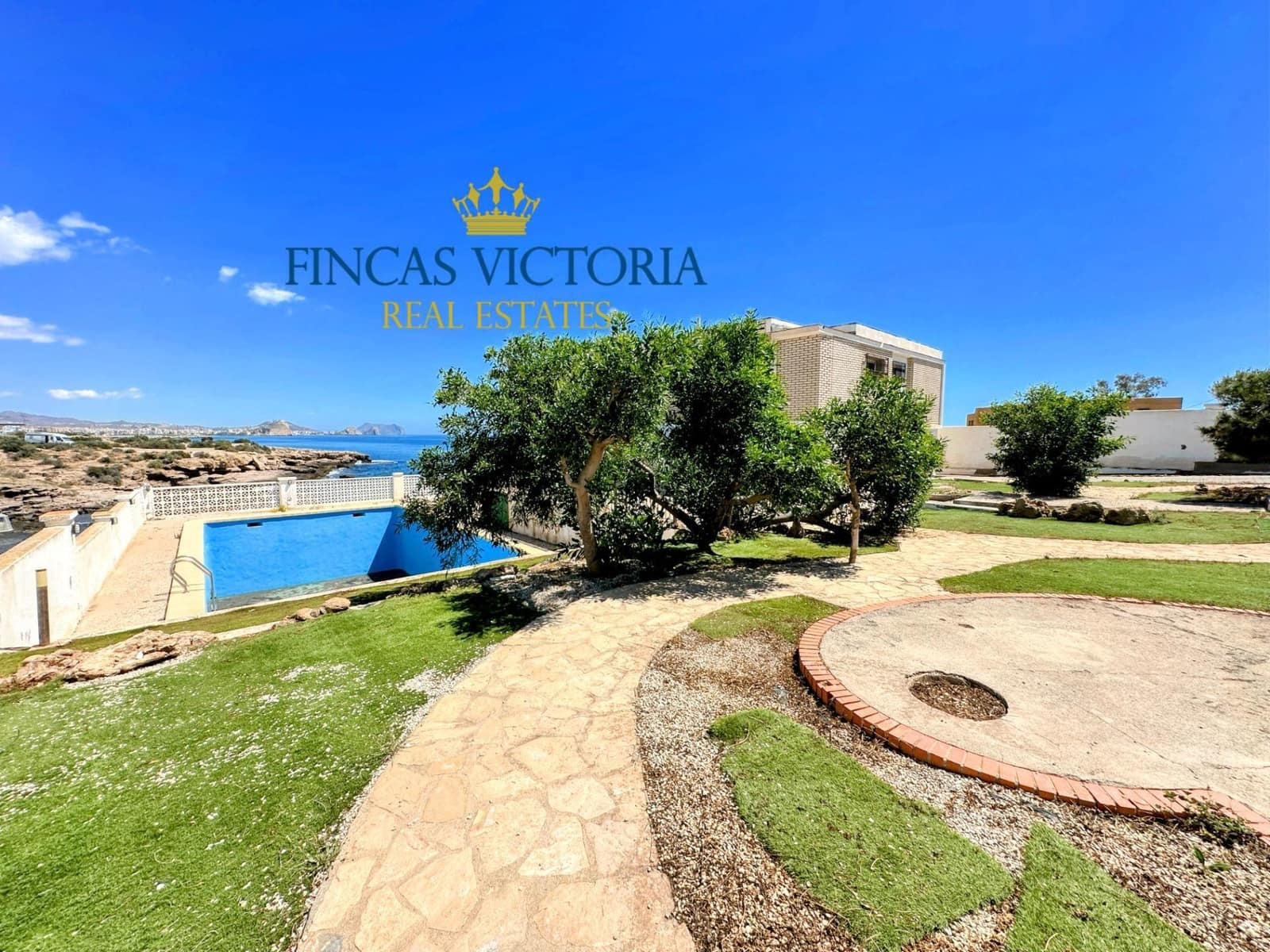 5 bedroom Villa for sale in Aguilas with garage - € 575,000 (Ref: 9456641)