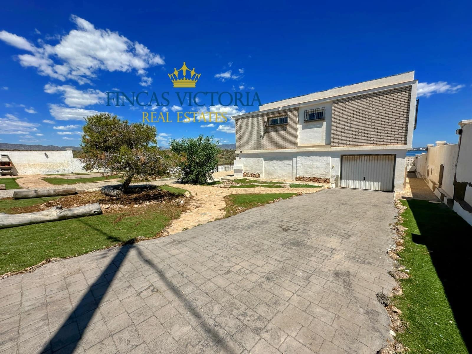 5 bedroom Villa for sale in Aguilas with garage - € 575,000 (Ref: 9456641)