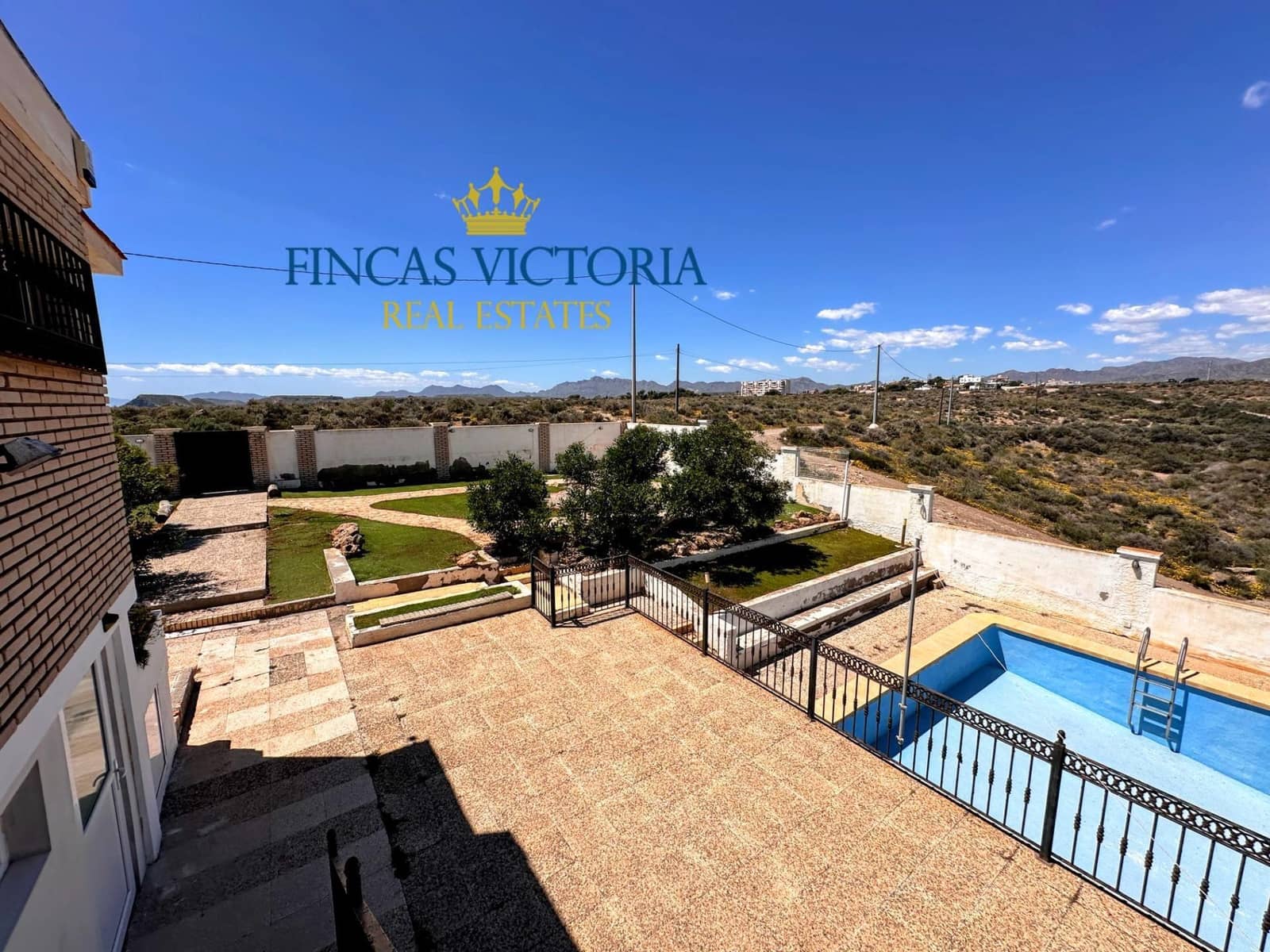 5 bedroom Villa for sale in Aguilas with garage - € 575,000 (Ref: 9456641)