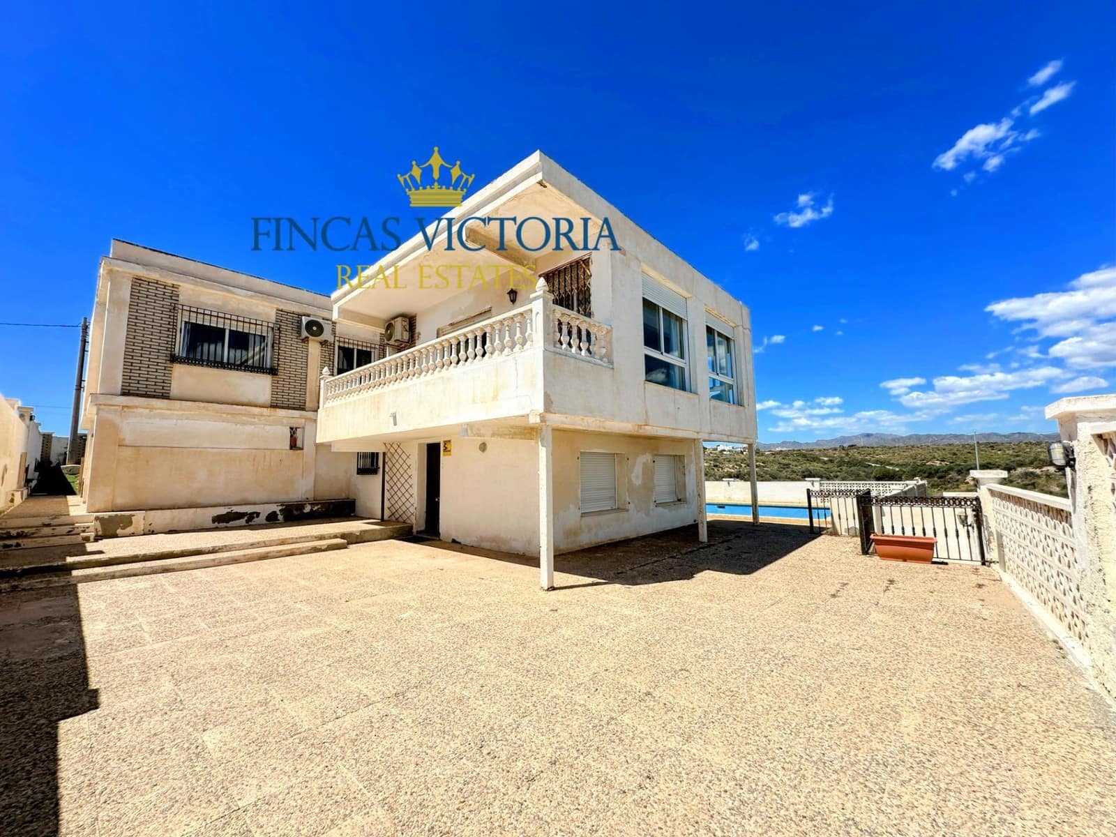 5 bedroom Villa for sale in Aguilas with garage - € 575,000 (Ref: 9456641)