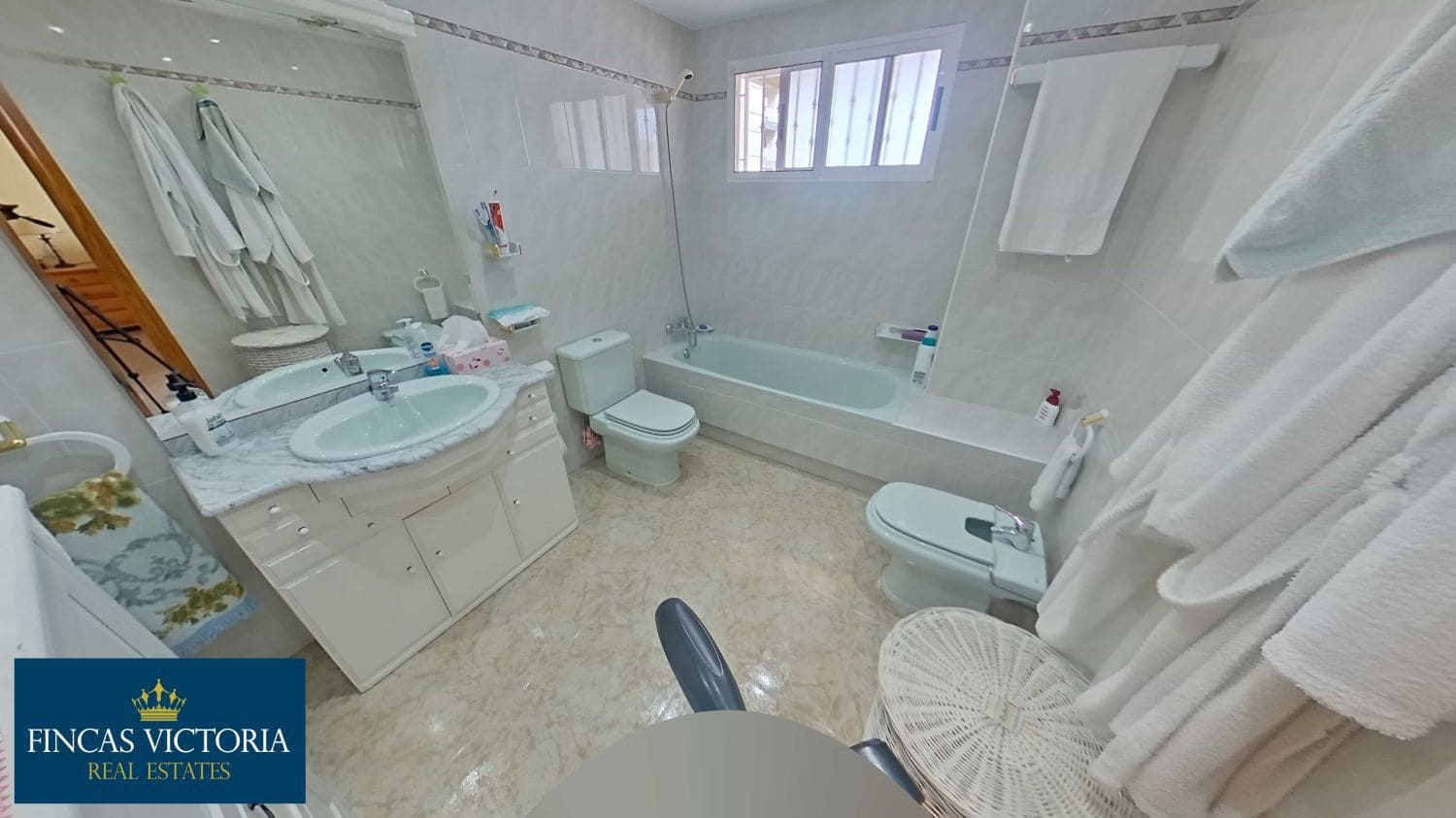 Piso de 3 habitaciones en Aguilas en venta - 279.000 € (Ref: 9456642)