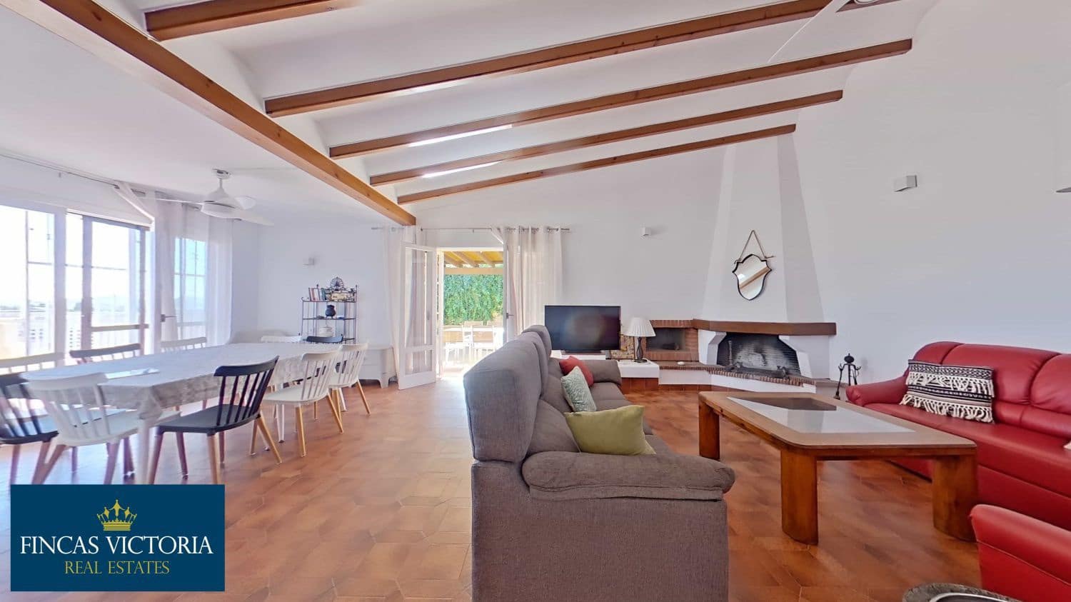 5 makuuhuone Huvila myytävänä paikassa Calarreona - 370 000 € (Ref: 9456645)